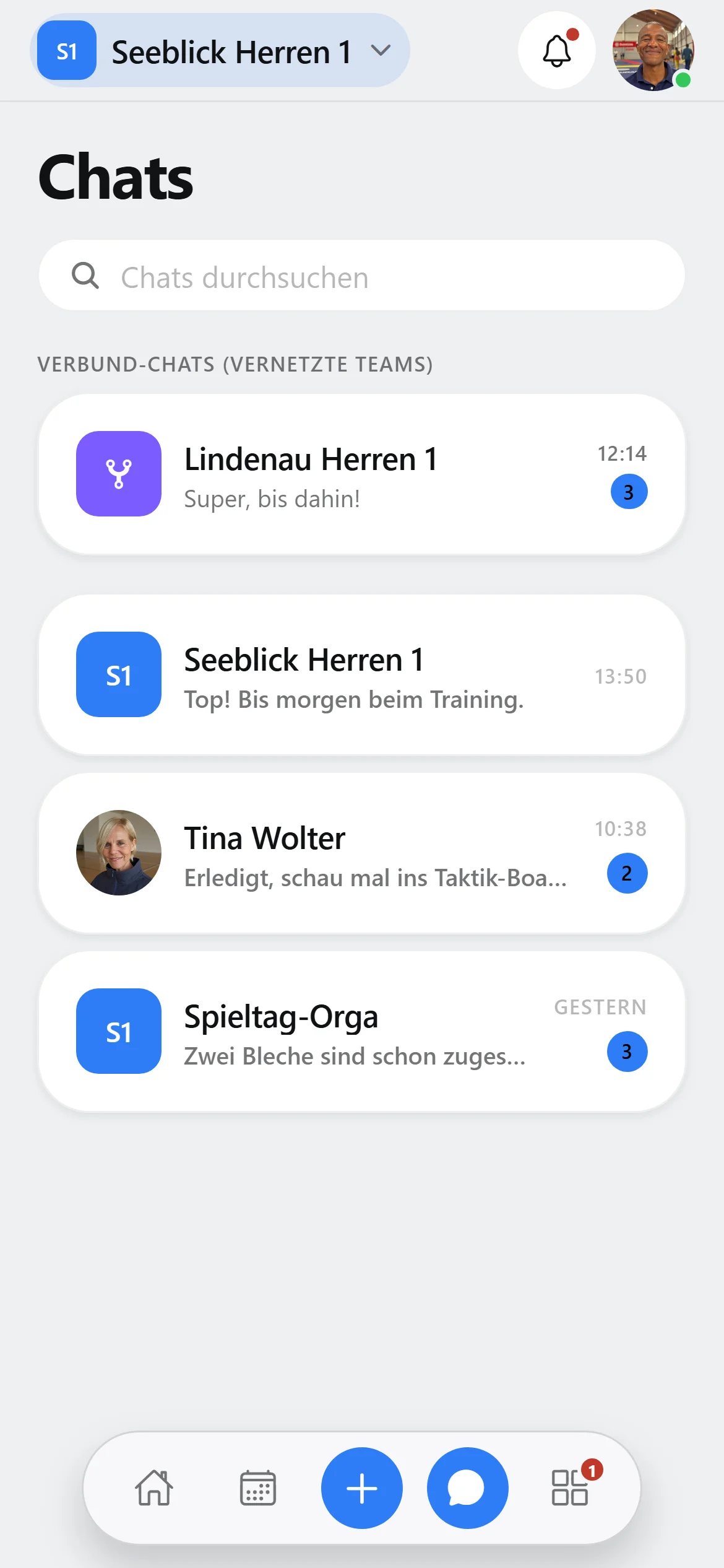 Chat-Übersicht in Squova auf dem Handy mit Team-Chat, Gruppen und Verbund-Chats