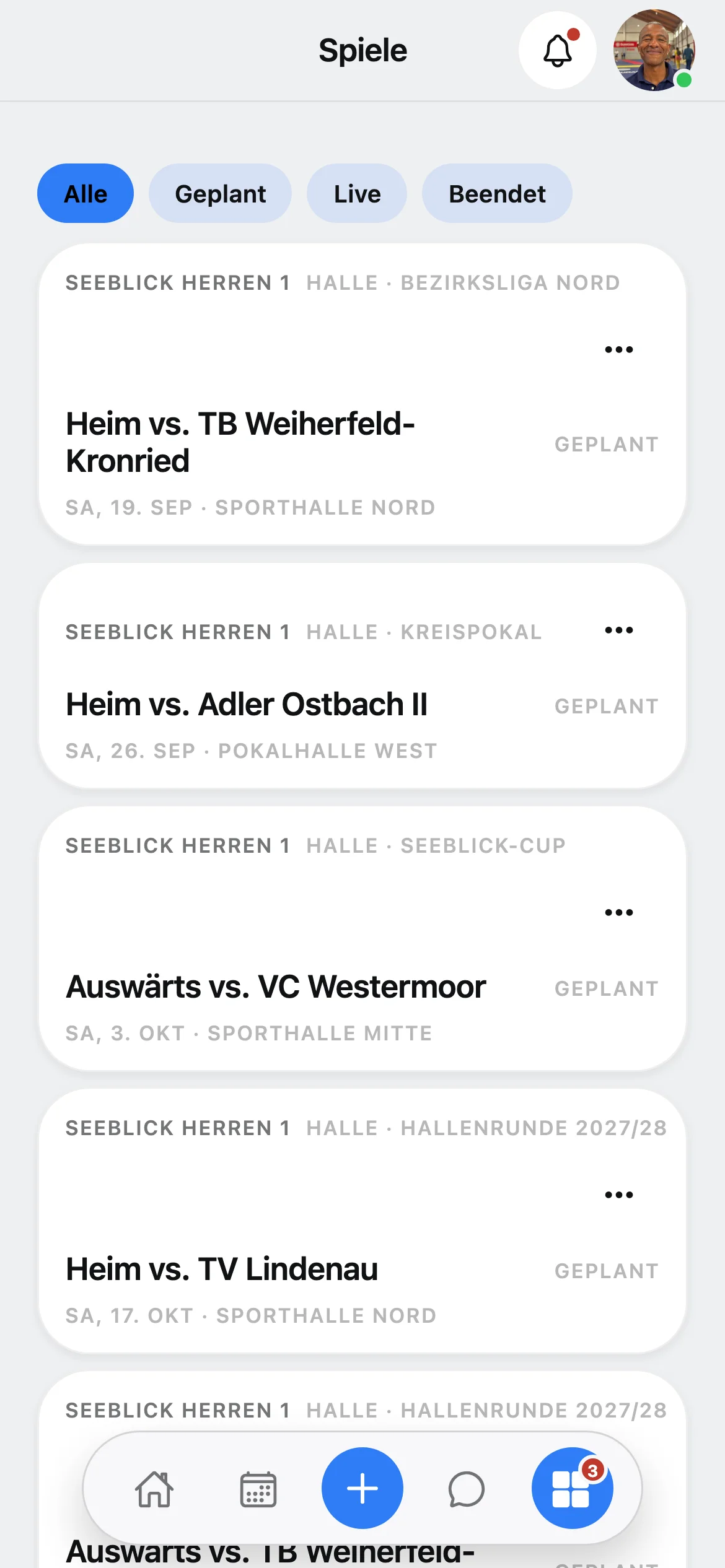 Die Spieleliste in Squova auf dem Telefon, ein Spiel läuft gerade.